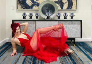 Ludella Hahn Photo #34