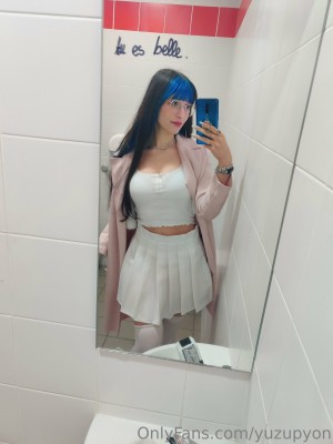 Priestess Yuzu Photo #15