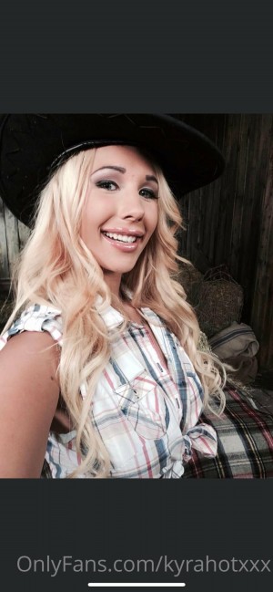kyrahotxxx Photo #116