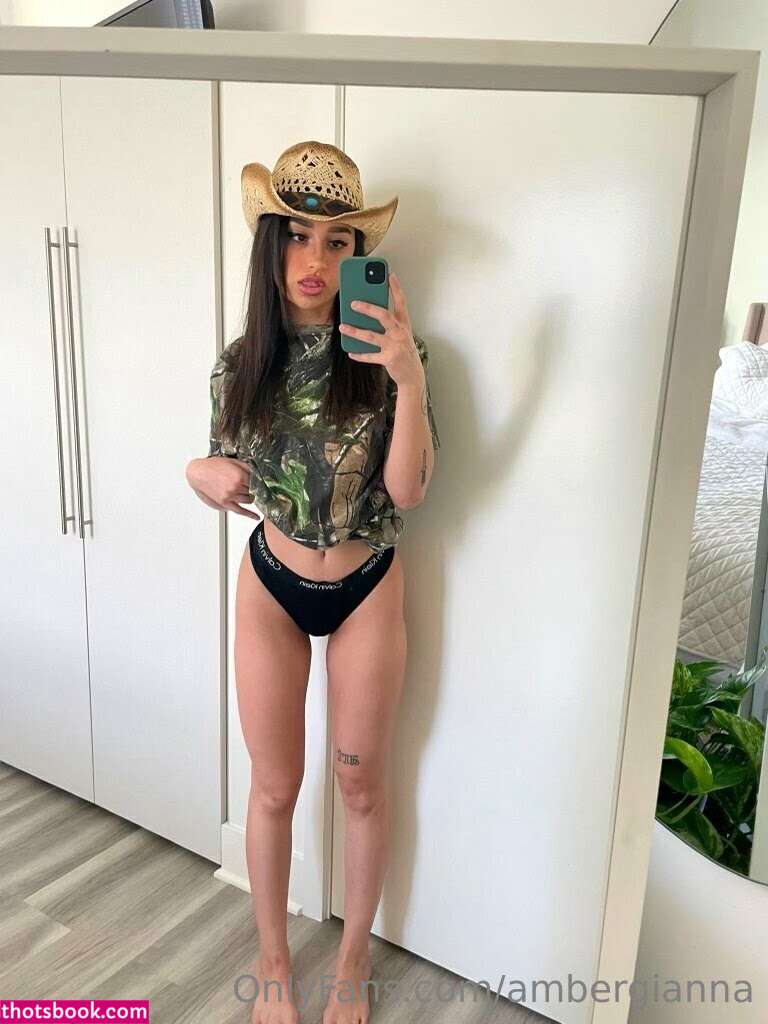 ambergianna Photo #5