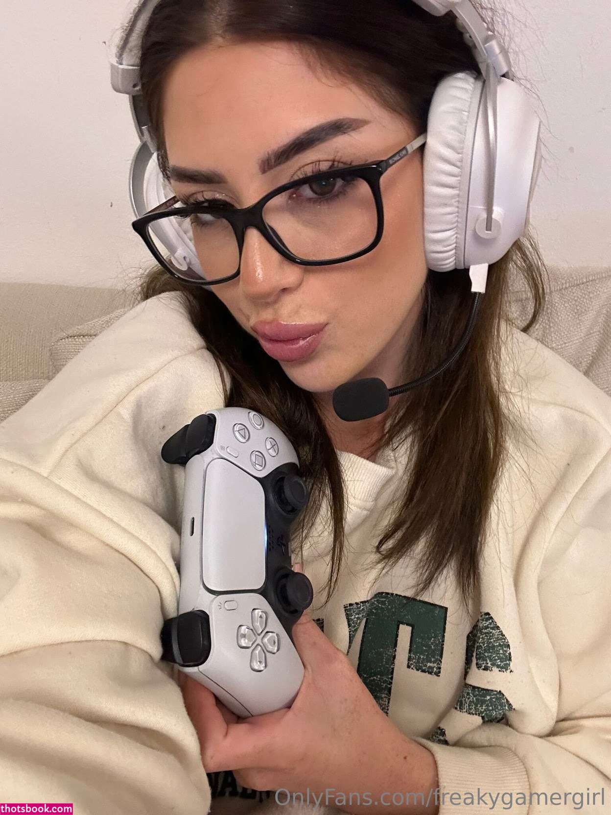 freakygamergirl Photo #36