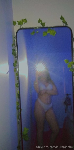 laurarose06 Photo #7