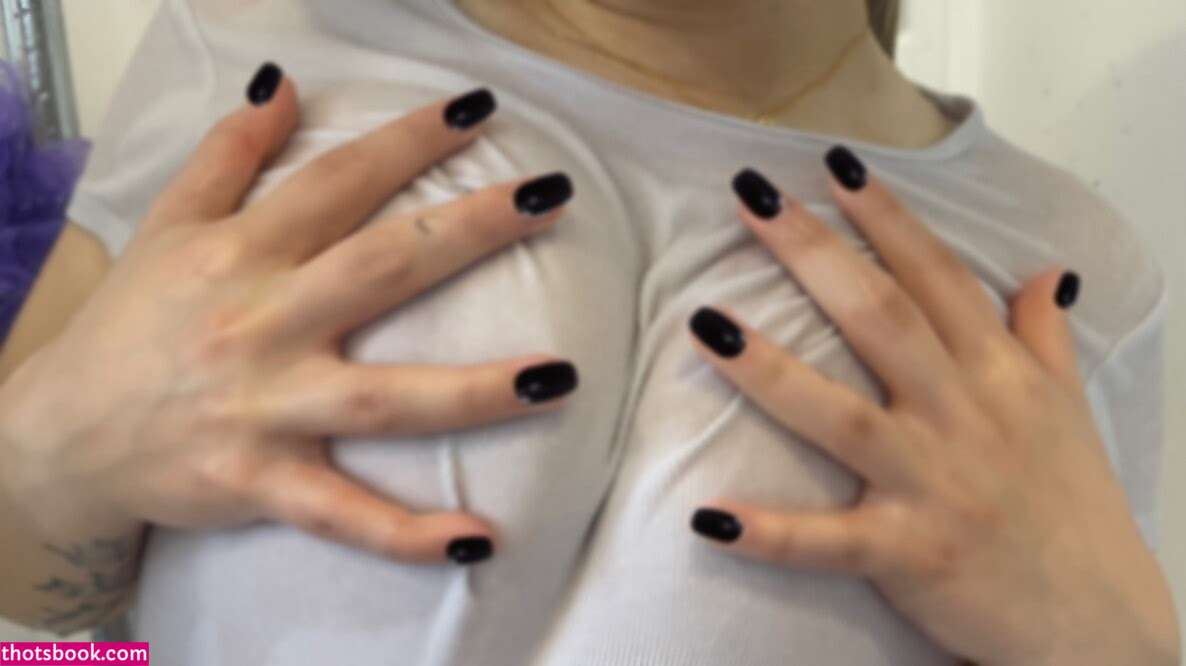 leonoraharata Photo #21