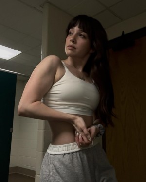 themissusviv Photo #3