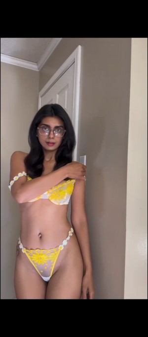 iamaqsapervaiz Photo #22