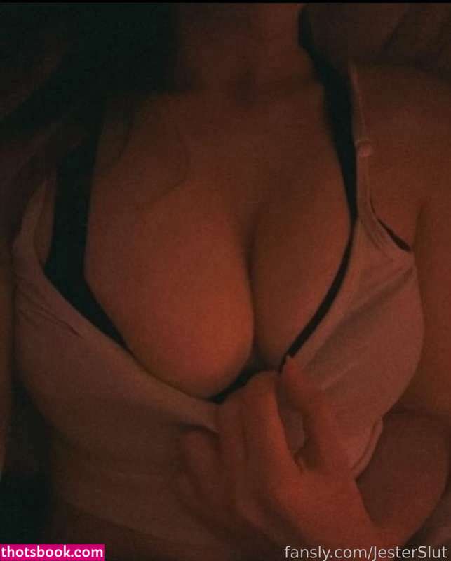 Jesterslut Photo #58