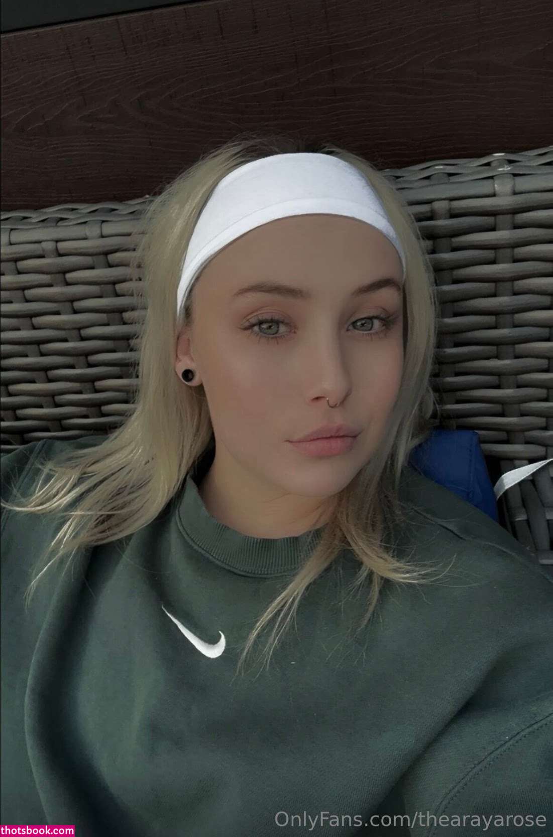 thearayarose Photo #6