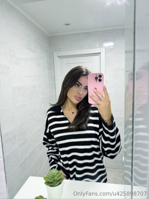 Valeria Seduction Photo #32