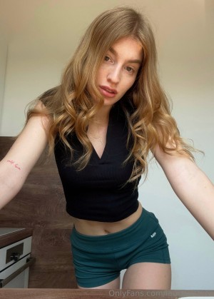 laurawittner Photo #30