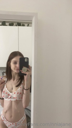 nniajane Photo #12