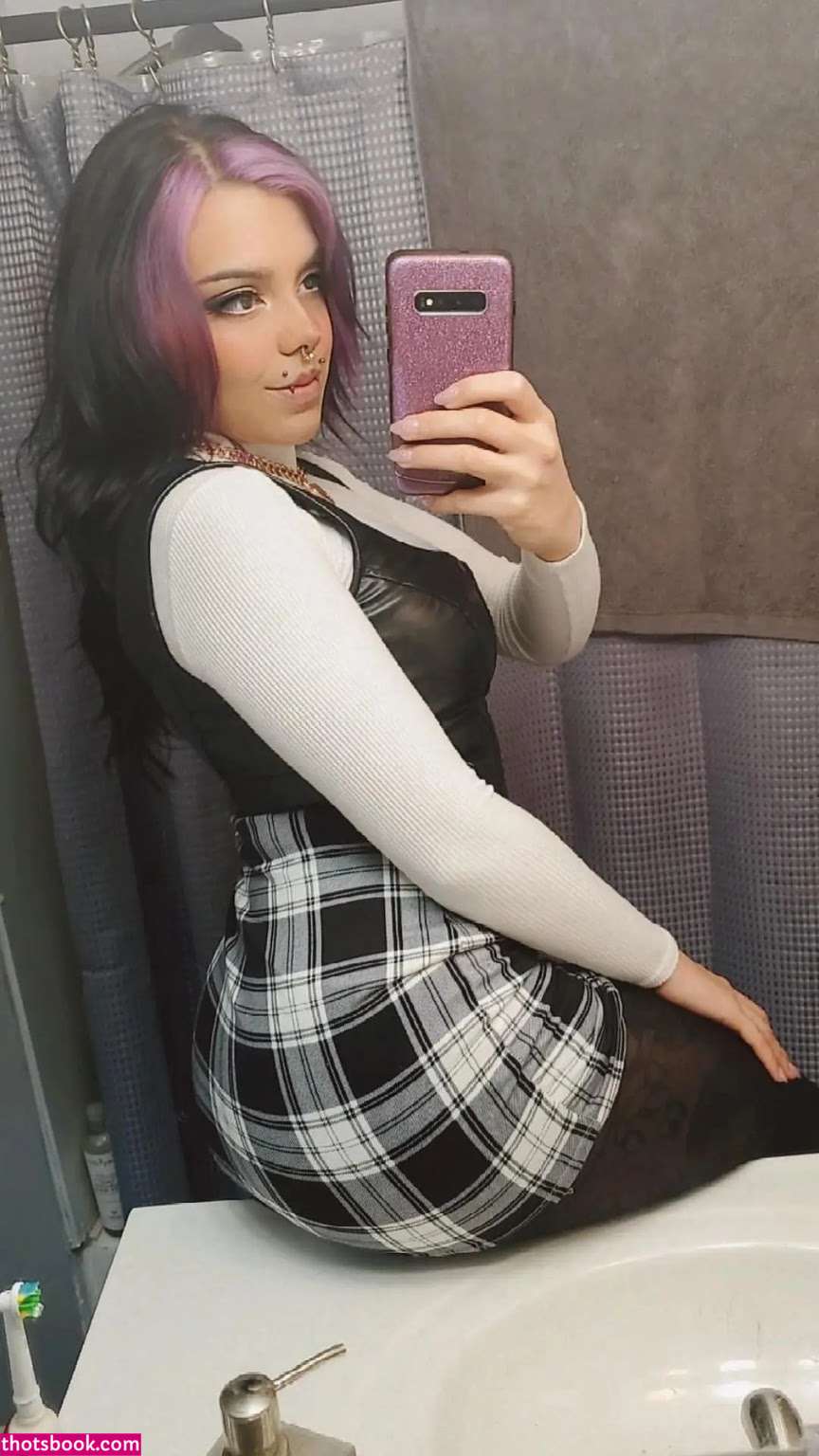 onehellofawaifu Photo #27