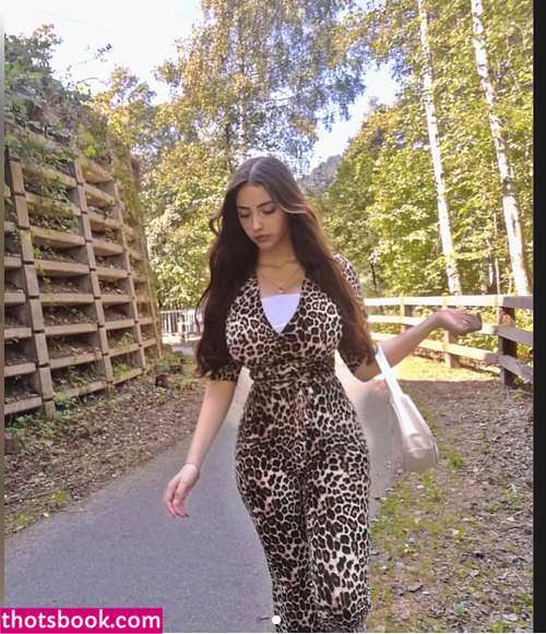 Elise Denisee Photo #10