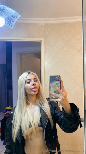 Emma Carrie Photo #11