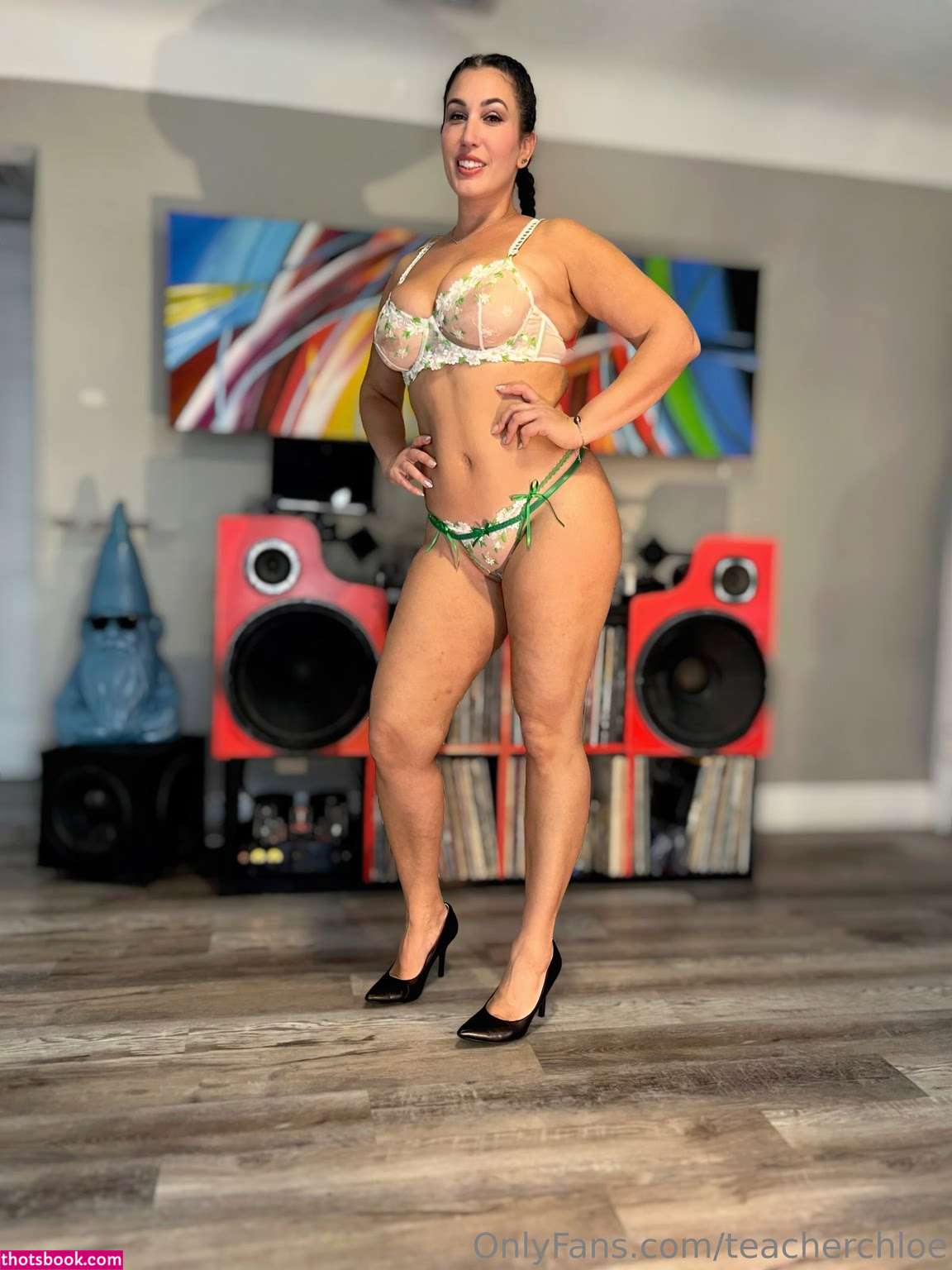 Teacher Chloe Photo #27