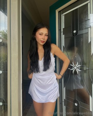 alicewebbb Photo #32