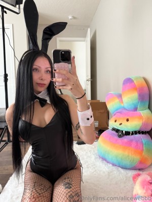 alicewebbb Photo #38