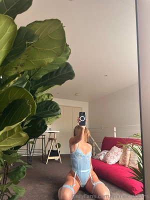 anniekrobbins Photo #16