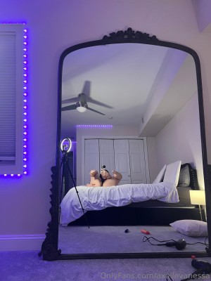 axellevanessa Photo #4