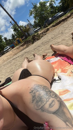 axellevanessa Photo #8