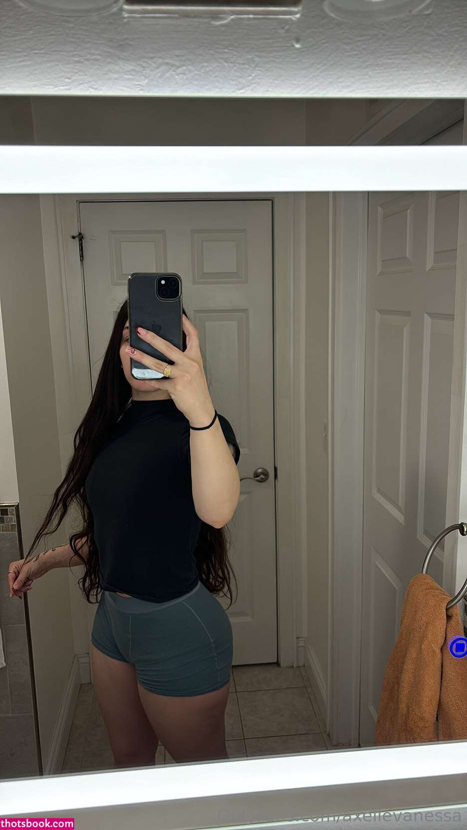 axellevanessa Photo #32