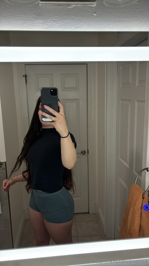 axellevanessa Photo #32