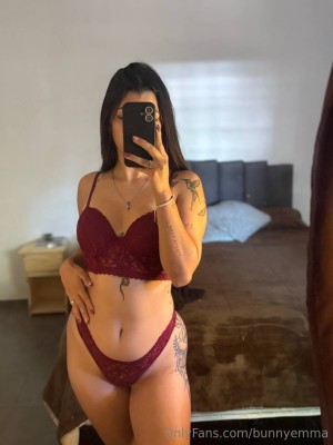 bunnyemma Photo #30