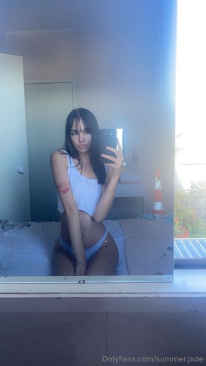 itslilskyee Photo #3