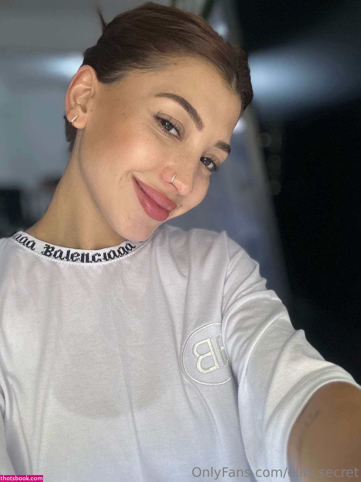 Ellie Secret Photo #18