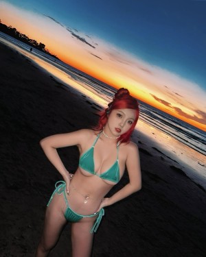 Vickie Pong Photo #32