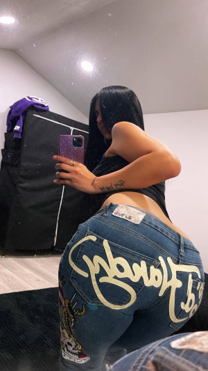 bluntedbetty Photo #1