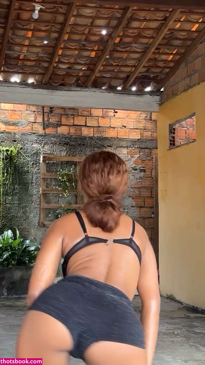 Manayra Santos Photo #3