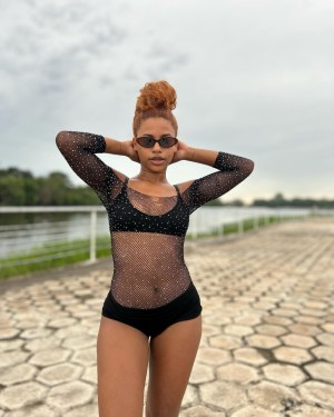 Manayra Santos Photo #17