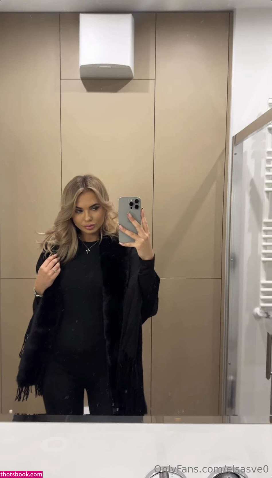 elsasve0 Photo #20