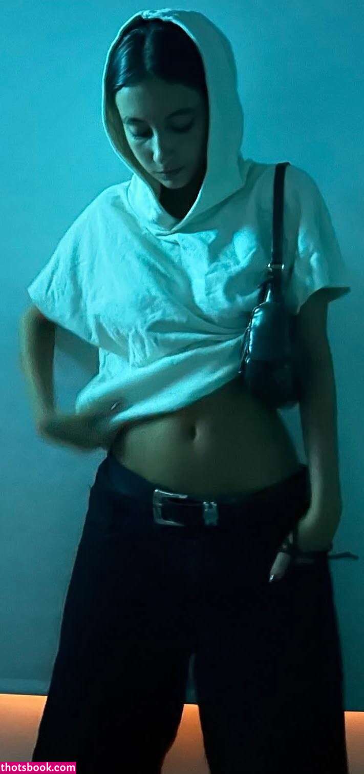 Avril Cabaleiro Photo #8