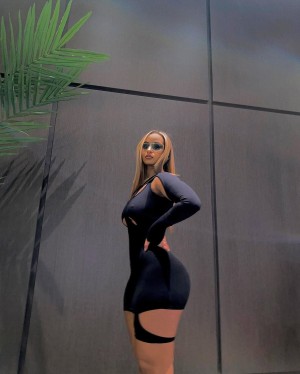 Carla Alison Photo #9