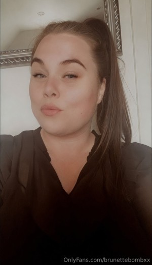 brunettebombxx Photo #28
