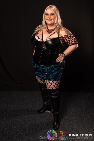 misspeggydeville Photo #4