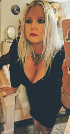 misspeggydeville Photo #11