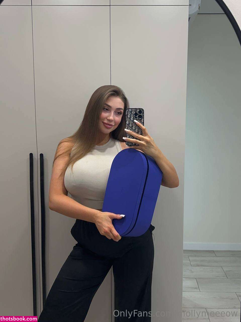 mollymeeeow Photo #6