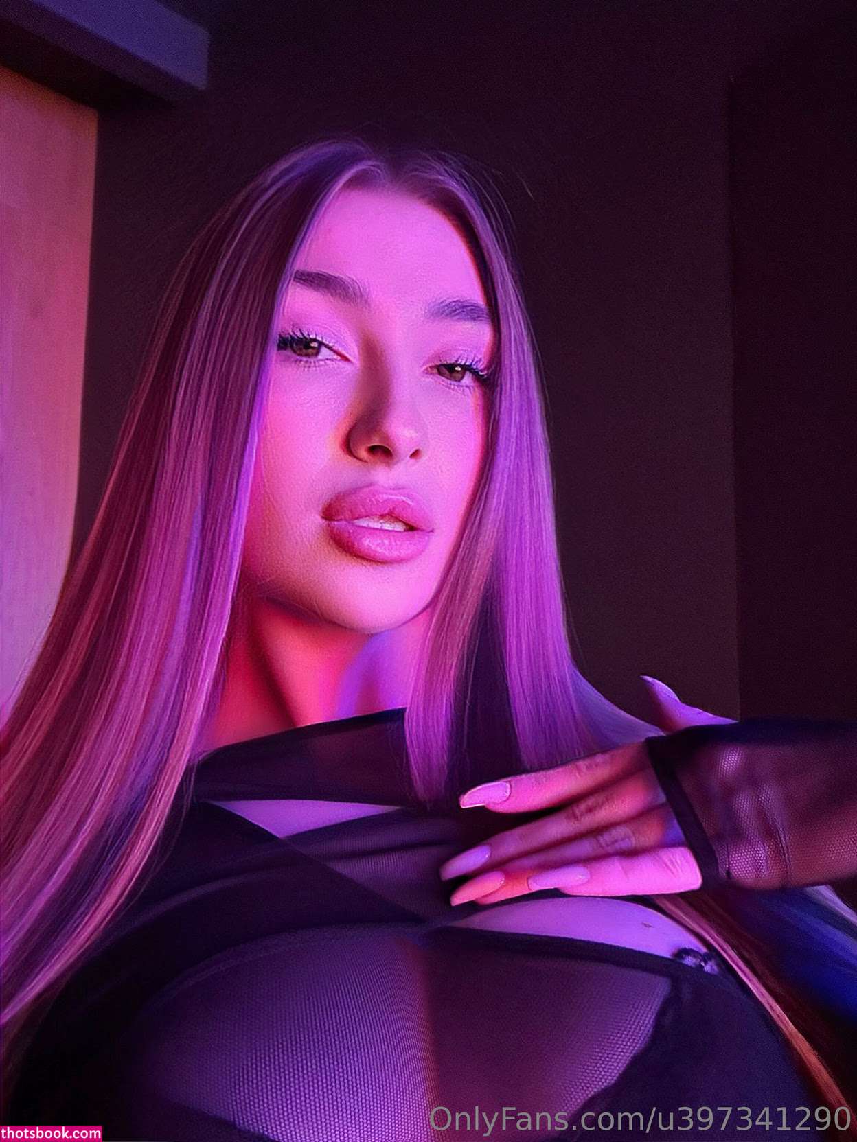 mollymeeeow Photo #14