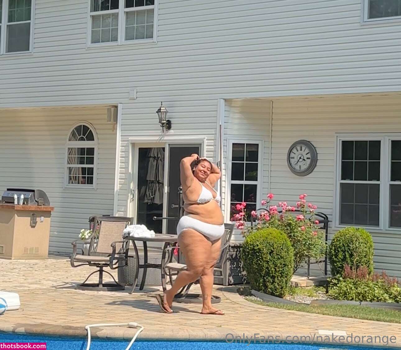 nakedorange Photo #2