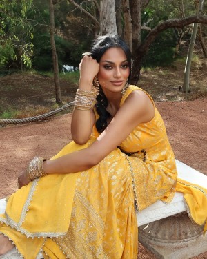 Chandrika Ravi Photo #16