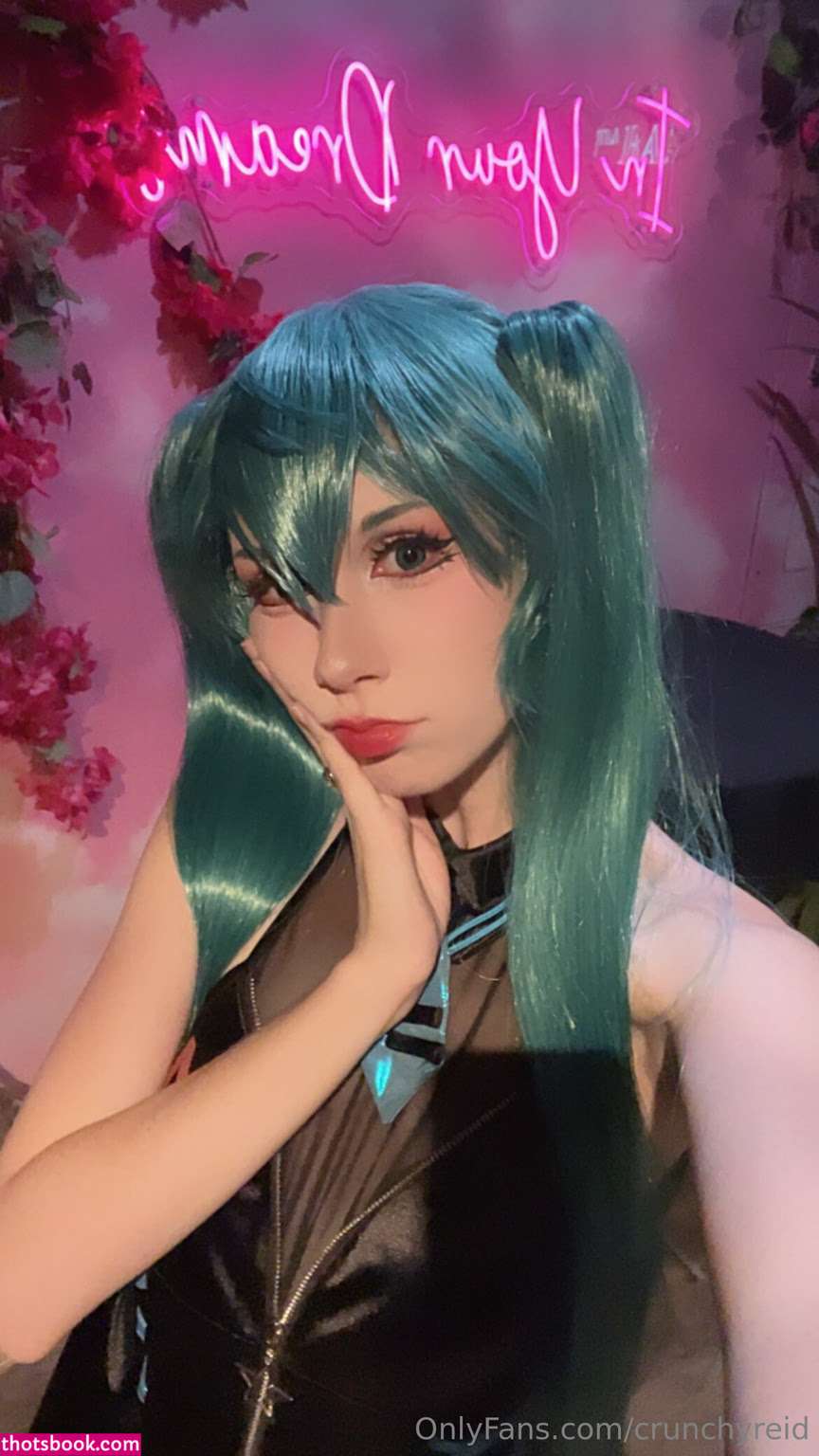 crunchyreid Photo #37