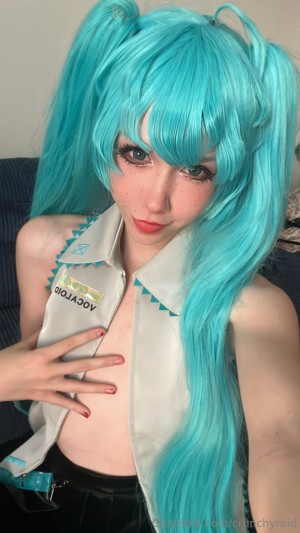 crunchyreid Photo #38