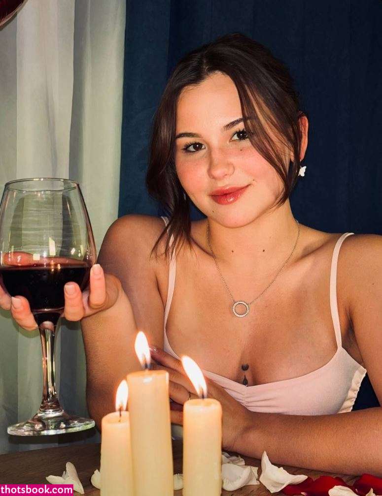 Emiliadreams Photo #6