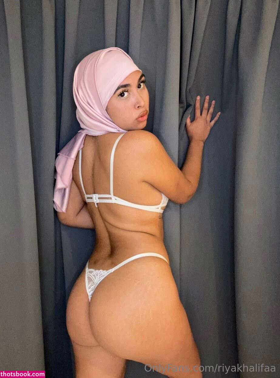 riyakhalifaa Photo #9
