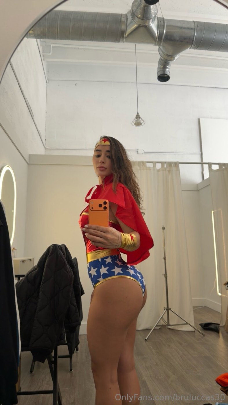 Bruna Luccas Photo #233
