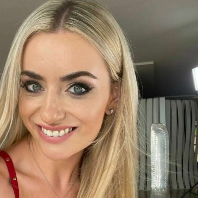 Emily Bellexx