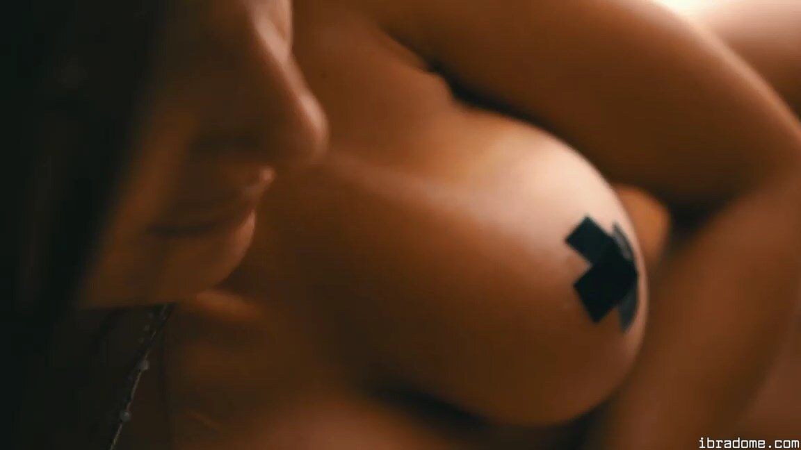 Sarah Caus Photo #56