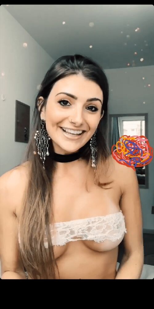 Sarah Caus Photo #17